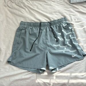 Nike Challenger
Men's Dri-FIT 5" Brief-Lined Running Shorts
Size: L